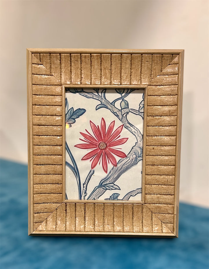 Classic Groove Photo Frame