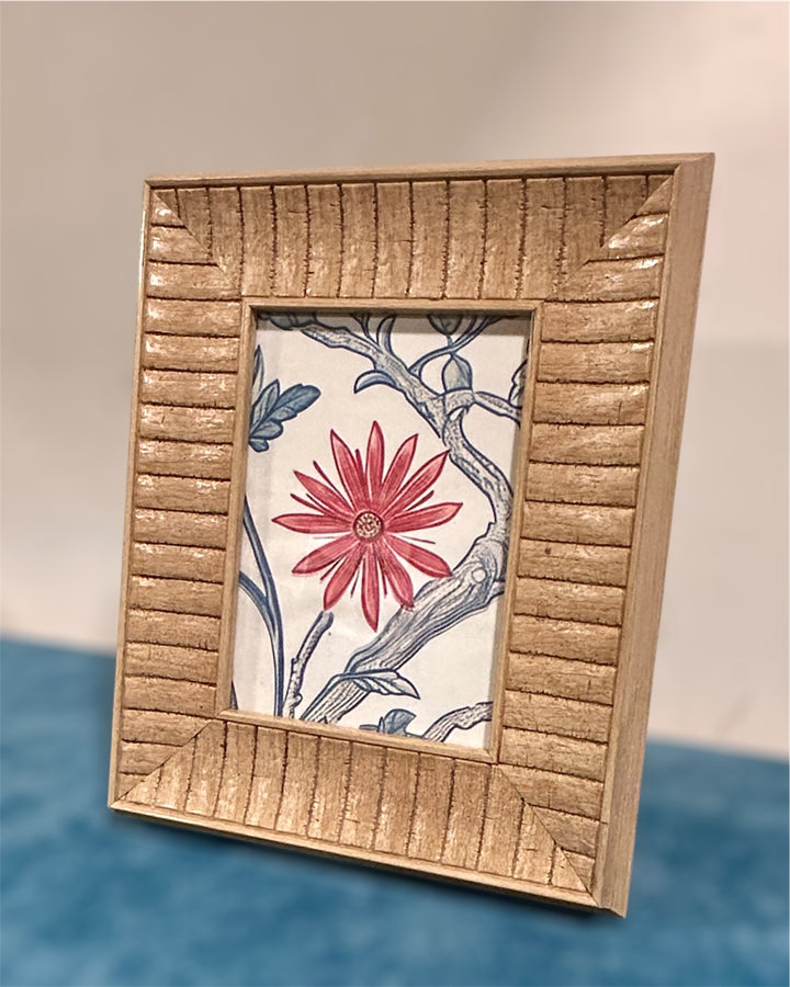 Classic Groove Photo Frame