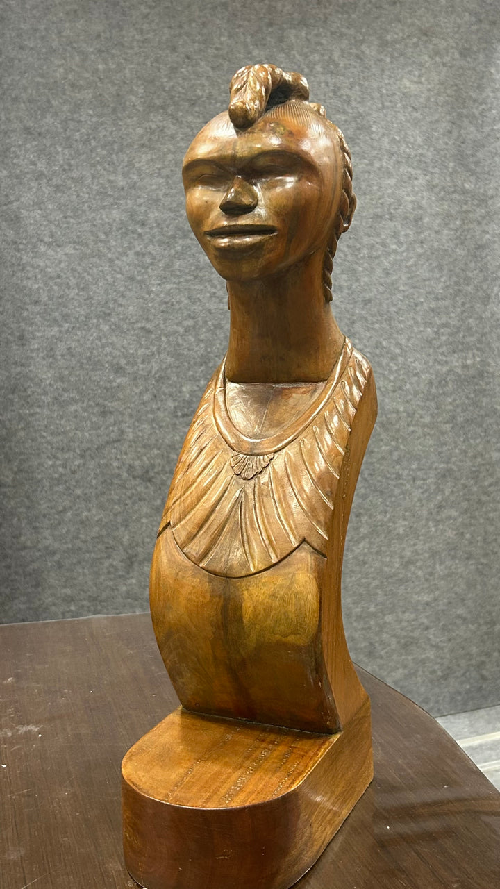 The Queen - Wood Sculpture