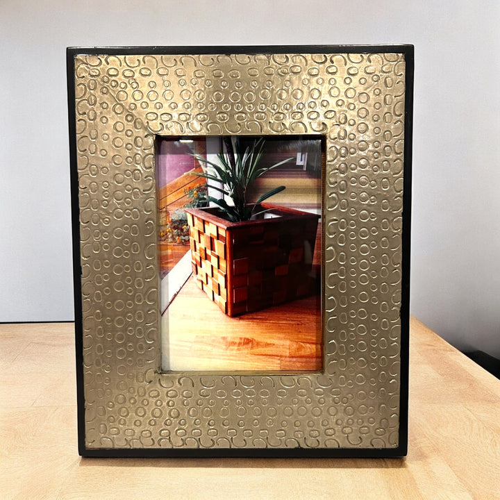 White Metal Photo Frame Design-2