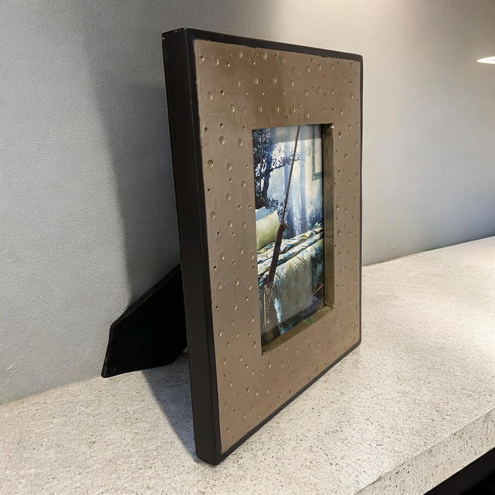 White Metal  Modern Photo Frame Design -4