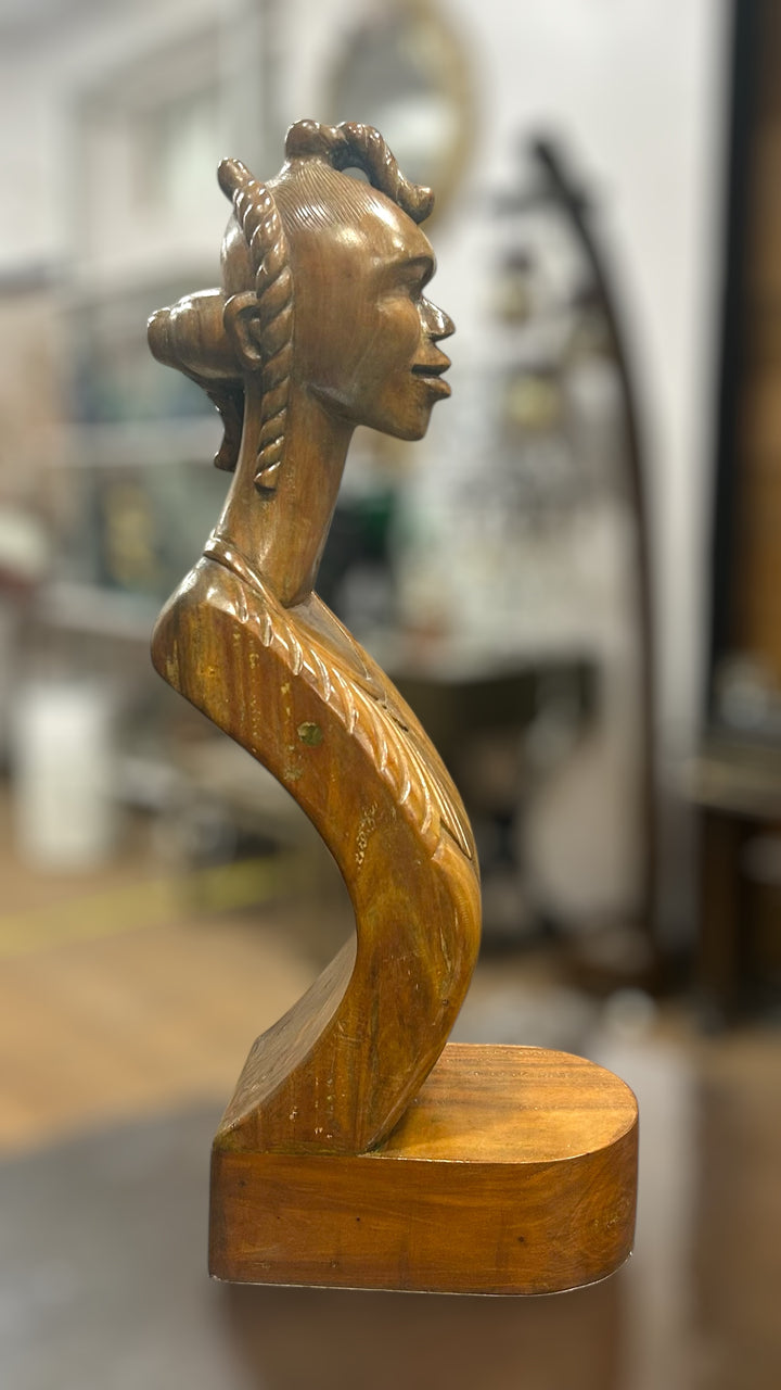 The Queen - Wood Sculpture