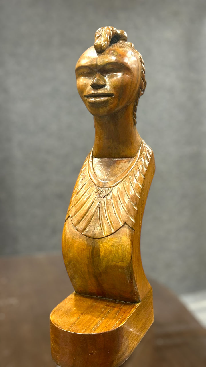 The Queen - Wood Sculpture