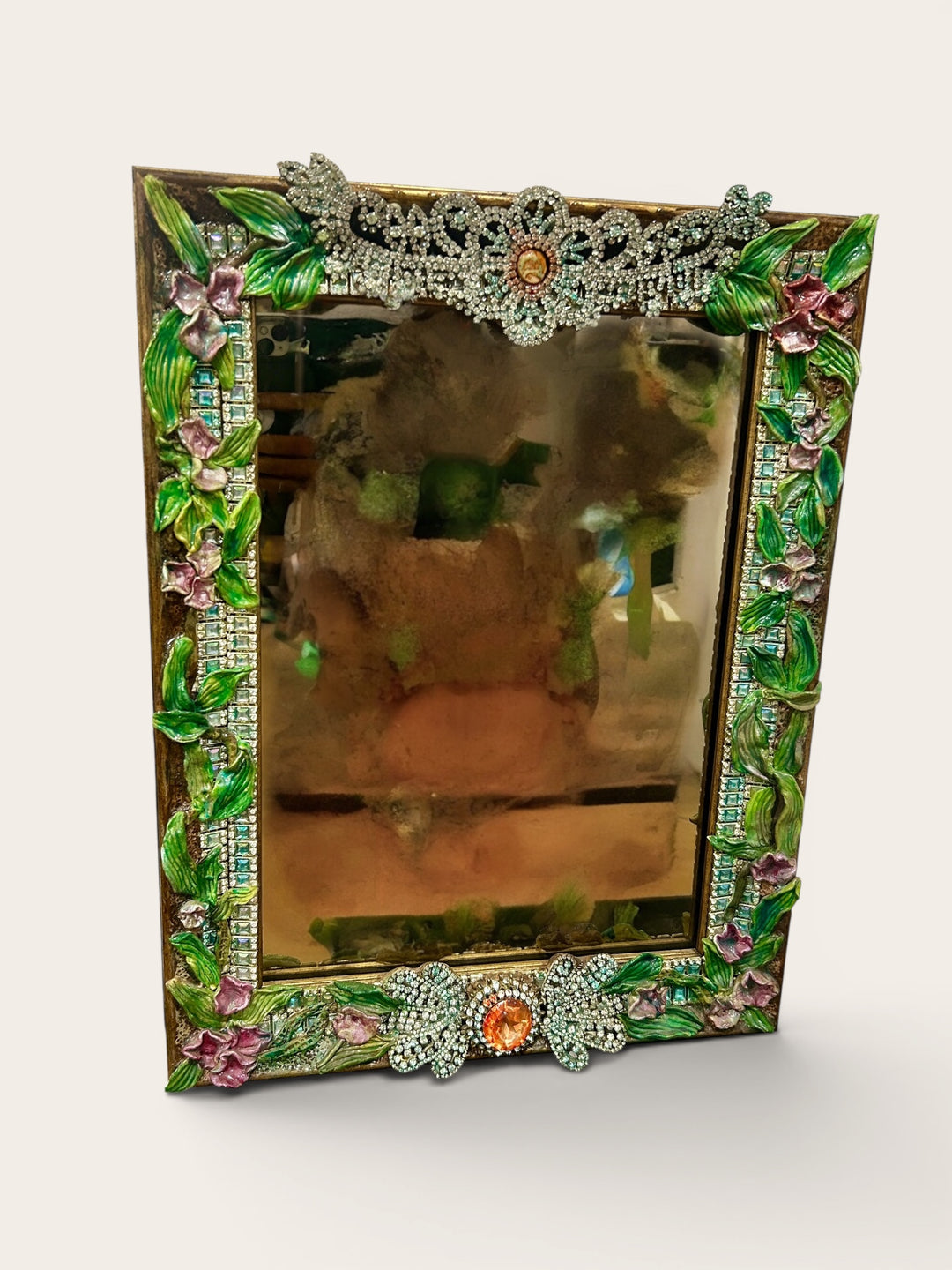 The Queen's Mirror