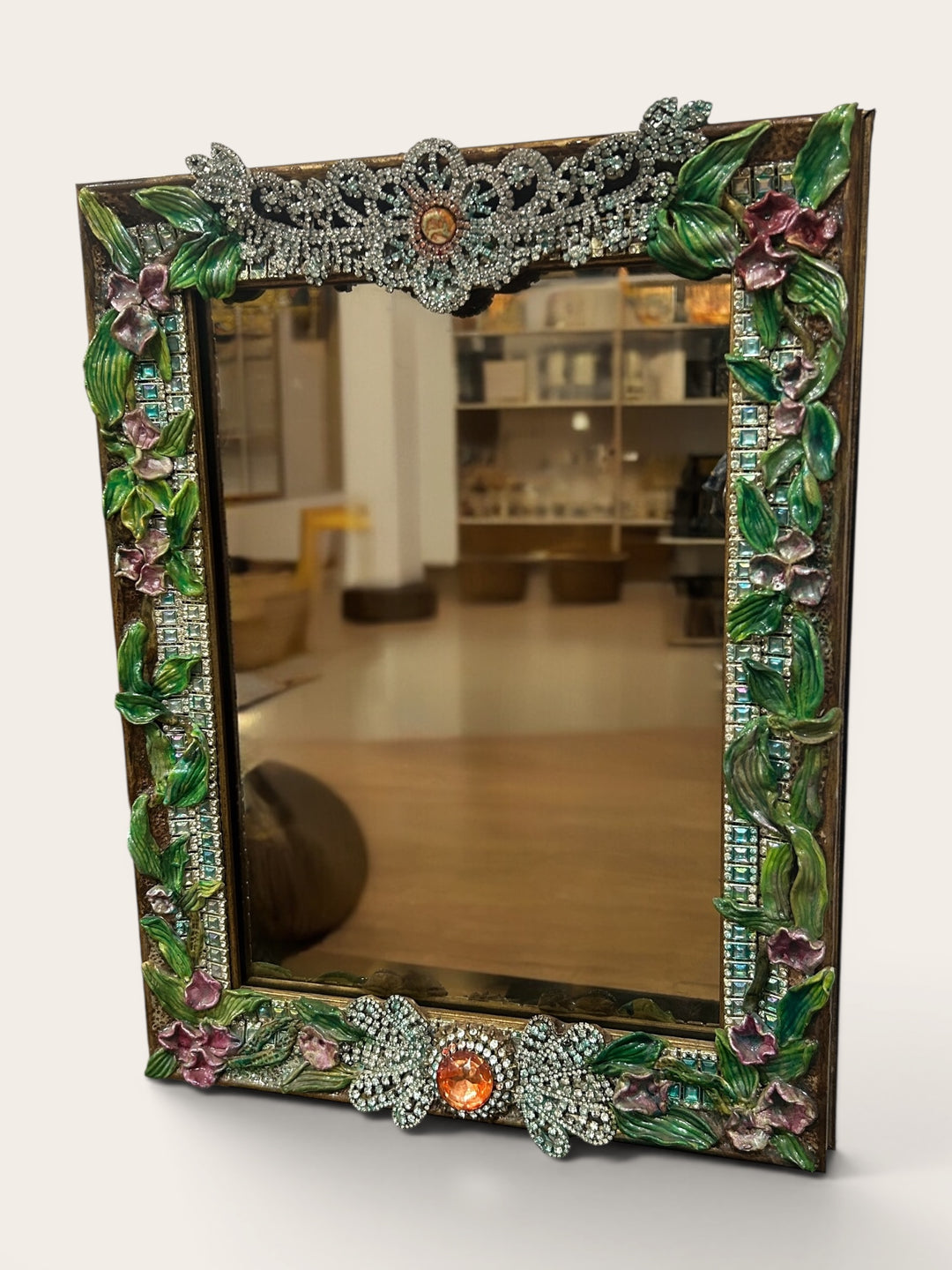 The Queen's Mirror